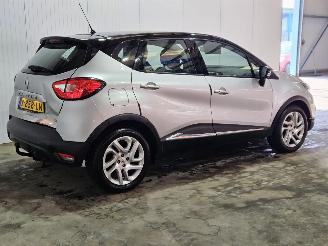 krockskadad bil auto Renault Captur 1.2 AUT TCE 16V EDC SUV  Benzine 1.197cc 88kW (120pk) FWD 2014/7