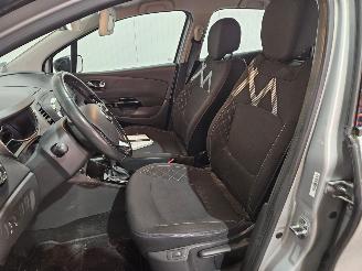 Renault Captur 1.2 AUT TCE 16V EDC SUV  Benzine 1.197cc 88kW (120pk) FWD picture 11