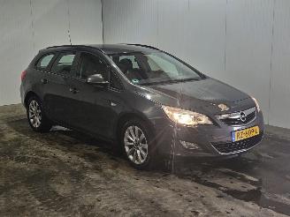 Schadeauto Opel Astra SPORTS TOURER 1.4 16V ecoFLEX Combi/o  Benzine 1.398cc 74kW (101pk) FWD 2011/1