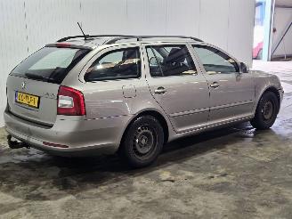 krockskadad bil auto Skoda Octavia 1.6 TDI Greenline Combi/o 4Dr Diesel 1.598cc 77kW (105pk) FWD 2012/2