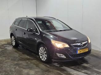Schadeauto Opel Astra 1.4 Turbo 16V Combi/o  Benzine 1.364cc 103kW (140pk) FWD 2011/10