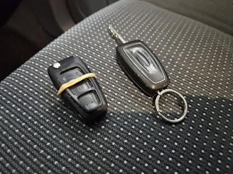 Ford C-Max 1.6 Ti-VCT 16V MPV  Benzine 1.596cc 77kW (105pk) FWD picture 16