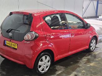krockskadad bil auto Toyota Aygo 1.0 12V VVT-i Hatchback  Benzine 998cc 50kW (68pk) FWD 2010/11