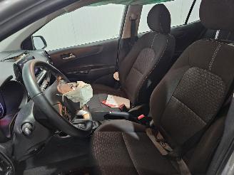 Kia Picanto 1.0 DPi 12V Hatchback  Benzine 998cc 49kW (67pk) FWD picture 11