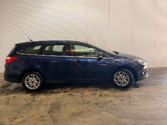 skadebil auto Ford Focus 1.0 Ti-VCT EcoBoost 12V 125 Combi/o  Benzine 998cc 92kW (125pk) FWD 2013/3