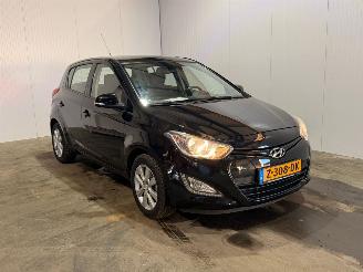 krockskadad bil auto Hyundai I-20 1.2i 16V Hatchback  Benzine 1.248cc 63kW (86pk) FWD 2012/8