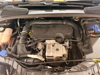 Ford Focus 1.0 Ti-VCT EcoBoost 12V 125 Combi/o  Benzine 998cc 92kW (125pk) FWD picture 10