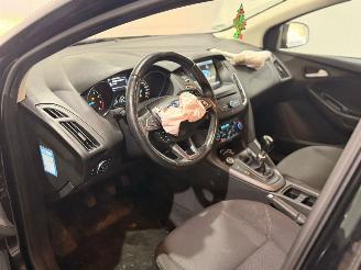 Ford Focus 1.0 Ti-VCT EcoBoost 12V 125 Combi/o  Benzine 998cc 92kW (125pk) FWD picture 12