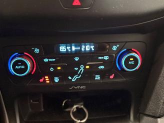Ford Focus 1.0 Ti-VCT EcoBoost 12V 125 Combi/o  Benzine 998cc 92kW (125pk) FWD picture 14