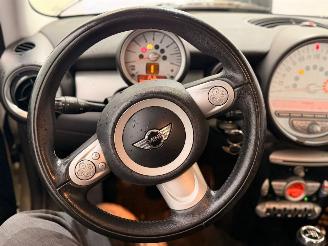 Mini Mini 1.4 16V One Hatchback  Benzine 1.397cc 70kW (95pk) FWD picture 15