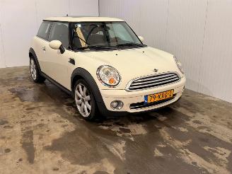 Mini Mini 1.4 16V One Hatchback  Benzine 1.397cc 70kW (95pk) FWD picture 5