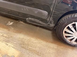 Fiat Panda 0.9 TwinAir 60 Hatchback  Benzine 964cc 44kW (60pk) FWD picture 9