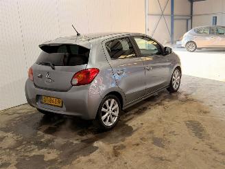 krockskadad bil auto Mitsubishi Space-star 1.2 12V Hatchback  Benzine 1.193cc 59kW (80pk) FWD 2015/5