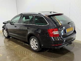 krockskadad bil auto Skoda Octavia 1.0 TSI 12V Combi/o 4Dr Benzine 999cc 85kW (116pk) FWD 2020/1