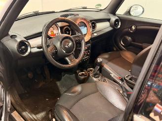 Mini Mini 1.6 16V One Hatchback  Benzine 1.598cc 55kW (75pk) FWD picture 11