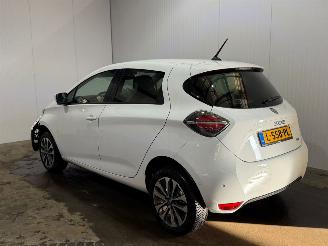 Vaurioauto  passenger cars Renault Zoé 51kW Hatchback 4Dr Elektrisch  51kW (69pk) FWD 2020/12