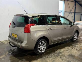 damaged passenger cars Peugeot 5008 1.6 VTI 16V MPV  Benzine 1.598cc 88kW (120pk) FWD 2011/5