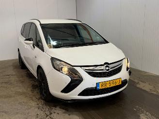 Unfallwagen Opel Zafira 2.0 CDTI AUT 16V 165 Ecotec MPV  Diesel 1.956cc 121kW (165pk) FWD 2014/10