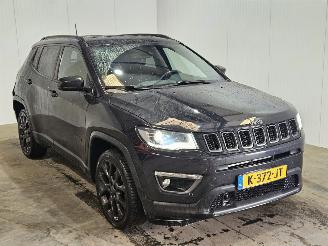 Vaurioauto  passenger cars Jeep Compass 1.3 T4 150 16V SUV  Benzine 1.332cc 110kW (150pk) FWD 2021/1