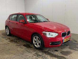 damaged passenger cars BMW 1-serie 116i 1.6 16V Hatchback 4Dr Benzine 1.598cc 100kW (136pk) RWD 2013/11