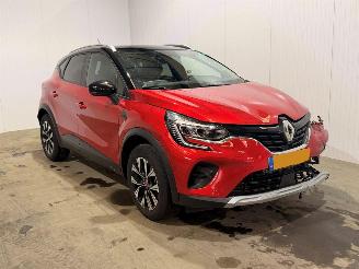 Vaurioauto  passenger cars Renault Captur E-TECH HYBRID 2024/3