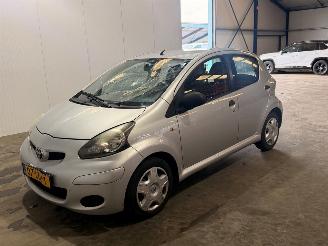 Toyota Aygo 1.0 12V VVT-i Hatchback picture 3