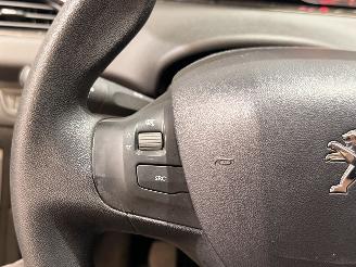 Peugeot 208 1.6 Blue HDi 75 picture 20