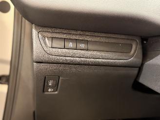 Peugeot 208 1.6 Blue HDi 75 picture 21