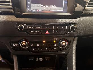 Kia Niro 1.6 GDI Hybrid SUV picture 14