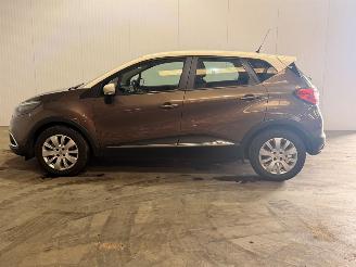 Renault Captur 1.2 TCE 16V EDC SUV picture 2