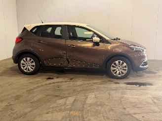 Renault Captur 1.2 TCE 16V EDC SUV picture 6