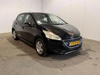 skadebil auto Peugeot 208 1.0 Vti 12V PureTech Hatchback  Benzine 2014/10