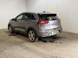 krockskadad bil auto Kia  1.6 GDi PHEV DynamicLine 2018/5