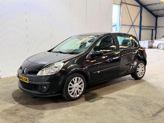 Renault Clio 2.0-16V Dynamique S picture 7