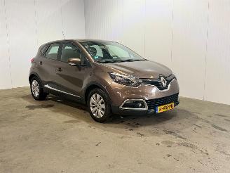 krockskadad bil auto Renault Captur 0.9 TCe Expression 2013/11