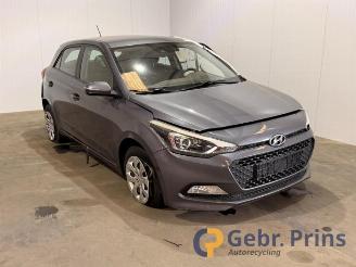 Vrakbiler auto Hyundai I-20 i20 (GBB), Hatchback, 2014 / 2020 1.2i 16V 2016/8
