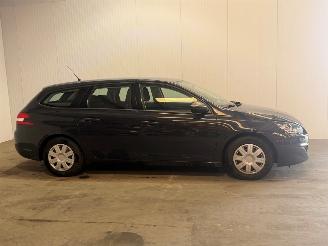 Peugeot 308 1.2 PureTech Access picture 2
