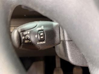 Peugeot 308 1.2 PureTech Access picture 16