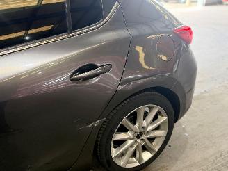 Mazda 3 2.0 SkyActiv-D 150 GT-M picture 11