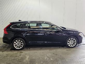 Voiture accidenté Volvo V-60 2.0 D3 20V Combi/o  Diesel 1.984cc 120kW (163pk) FWD 2013/8