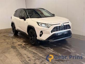 Salvage car Toyota Rav-4 RAV4 (A5), Terreinwagen, 2018 2.5 Hybrid 16V AWD 2020/2