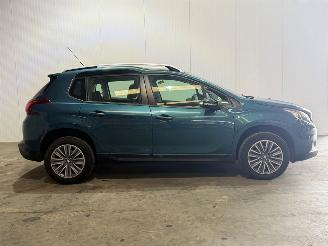 Peugeot 2008 1.2 PureTech Blue Lion picture 2