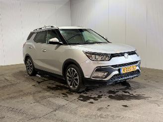 krockskadad bil auto Ssang yong XLV 1.6 e-XDI Sapphire 2017/10