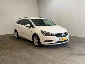 Schadeauto Opel Astra SPORTS TOURER 1.0 Business+ 2017/9