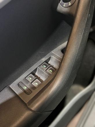 Skoda Octavia 1.6 TDI Greentech Ambition picture 15