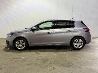 Peugeot 308 1.2 PureTech Blue Lease Executive picture 6