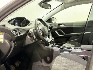 Peugeot 308 1.2 PureTech Blue Lease Executive picture 9