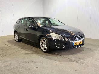 Auto incidentate Volvo V-60 1.6 T3 Kinetic 2012/4