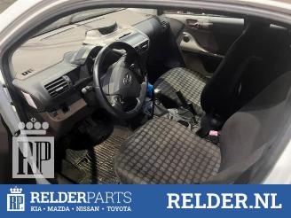 Toyota iQ iQ, Hatchback 3-drs, 2009 / 2015 1.0 12V VVT-i picture 9