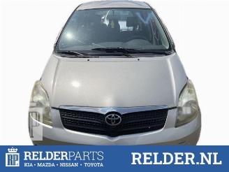 Vrakbiler auto Toyota Corolla-verso Corolla Verso (E12), MPV, 2001 / 2004 2.0 D-4D 16V 90 2003/4
